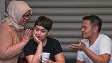 Ketika Anakmu Lebih Dekat Dengan Neneknya Daripada Denganmu