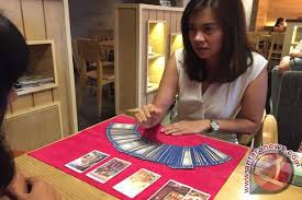 Cara Menanyakan Pertanyaan yang Tepat Saat Reading Tarot